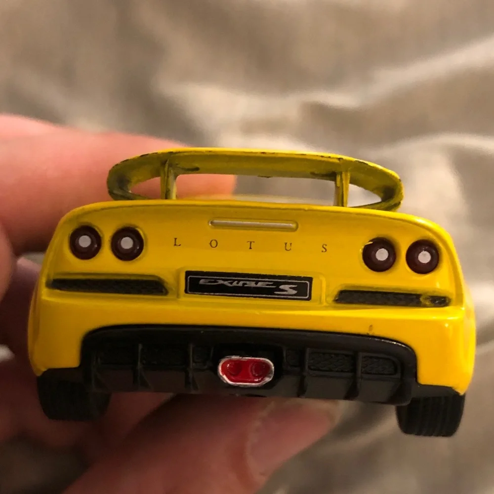 Lotus Exige S 1:32 pull back action